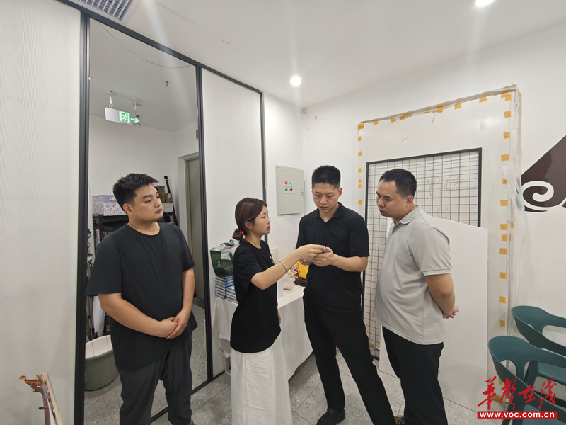 天鹅塘社区：安全不放假平安迎双节(图3)