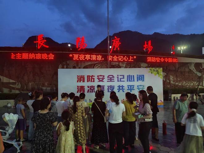 星空体育网站：从“热心人”到“懂行人”这支队伍用“志愿红”守护“中国红”(图3)