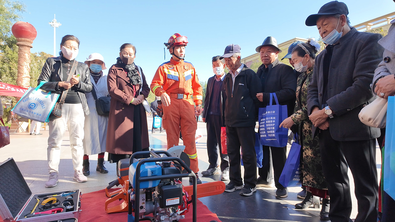 星空体育：沙坡头区多部门联动开展防灾减灾宣传(图1)