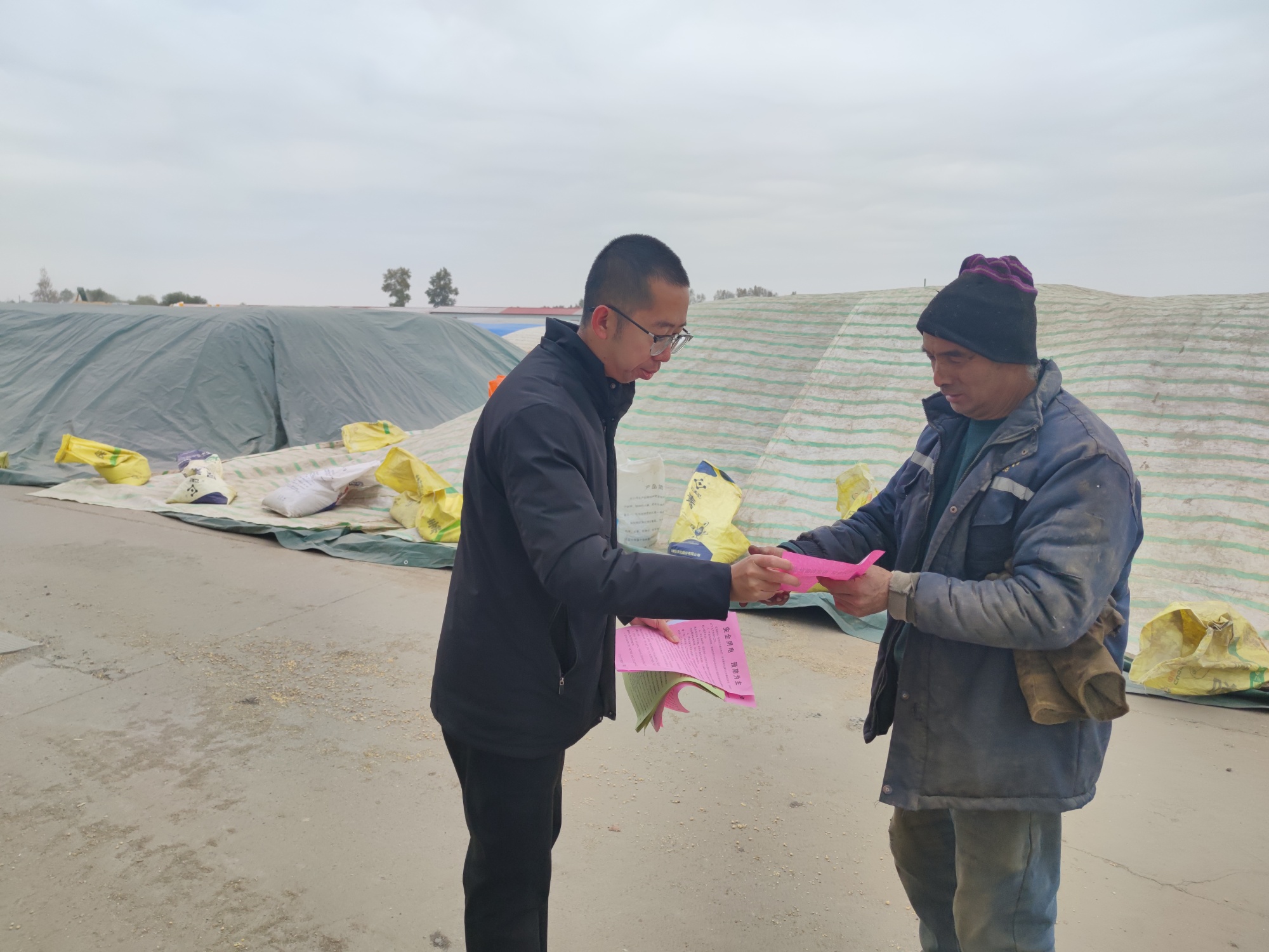 聚焦北大荒八五六分公司：开展安全检查和安全知识宣传(图1)