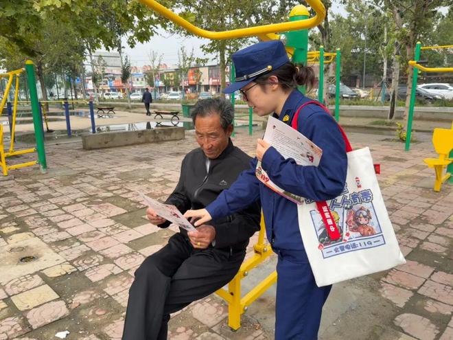 运城消防在田间地头谱写“火焰蓝”平安曲(图8)