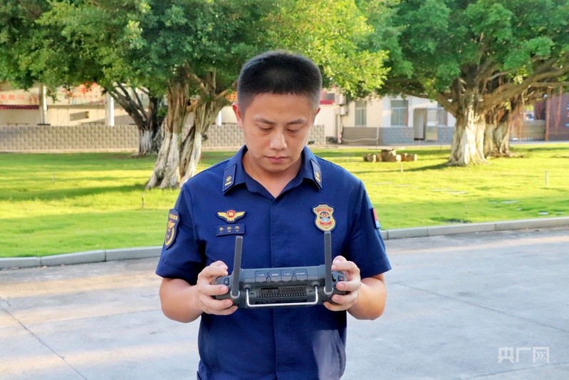 灾害现场的“空中尖兵”——我是消防救援无人机操控员(图2)