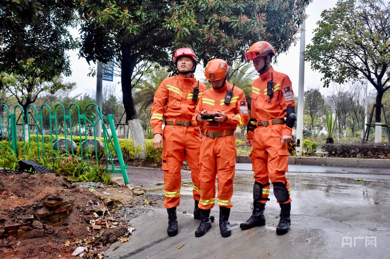 灾害现场的“空中尖兵”——我是消防救援无人机操控员(图1)