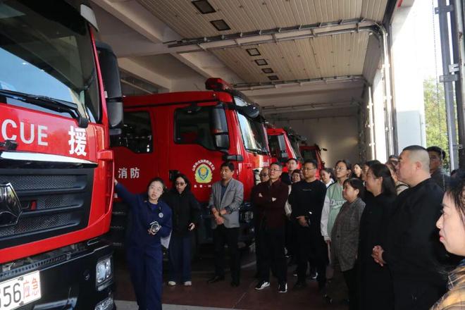 星空体育：临猗县消防救援大队开展重点单位消防安全知识专题培训会(图1)