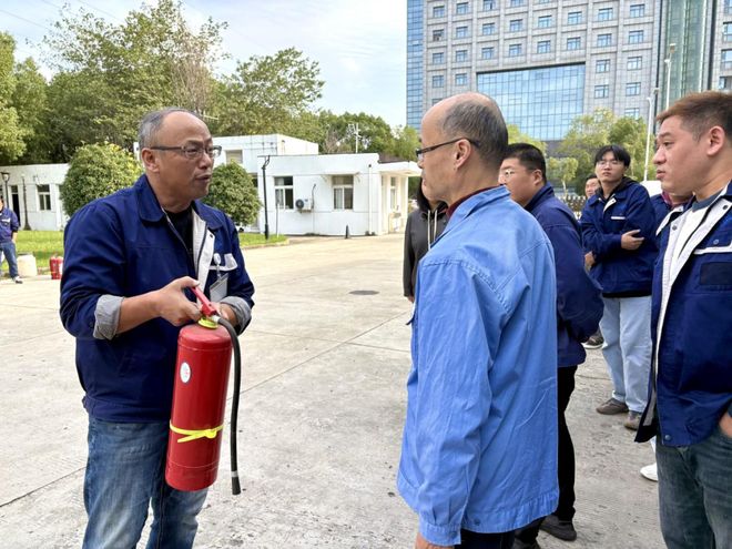 学练结合强技能消防演练筑防线(图4)