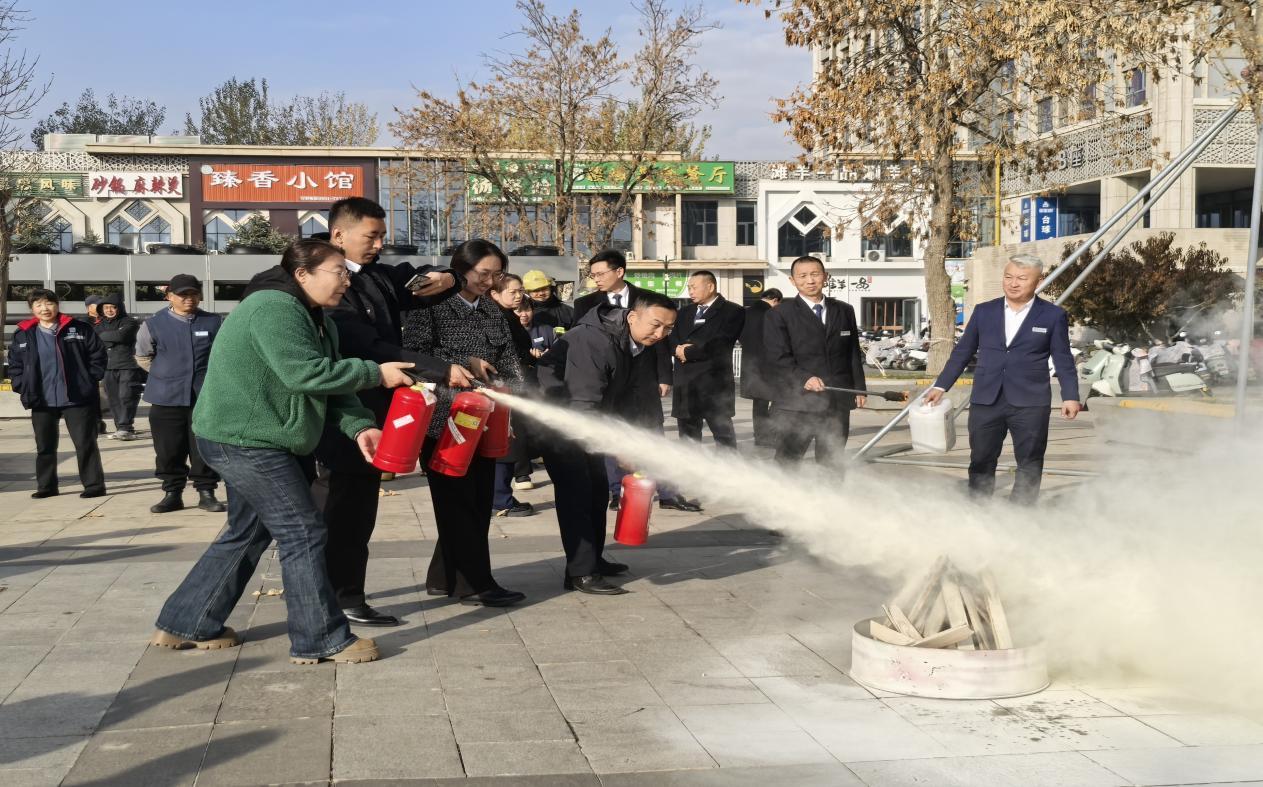 天天讲安全丨全民学消防银新苑南社区这场演练干货满满！(图1)