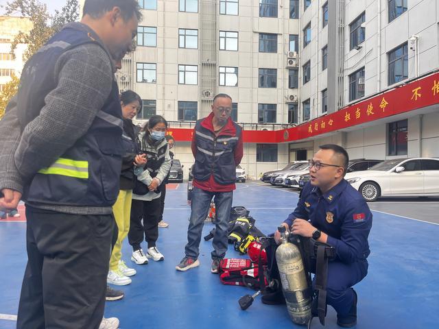 解锁应急技能！这场消防“趣”体验干货满满(图3)