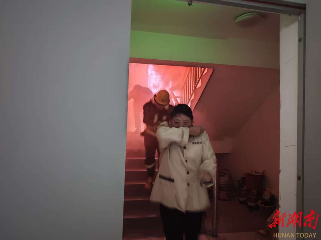 星空体育网站：高云社区：消防课堂进网格筑牢安全屏障(图3)