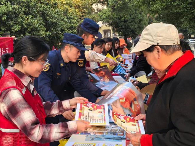 星空体育网站：消防安全进万家【04期】消防宣教落地生根安全意识深入人心(图4)