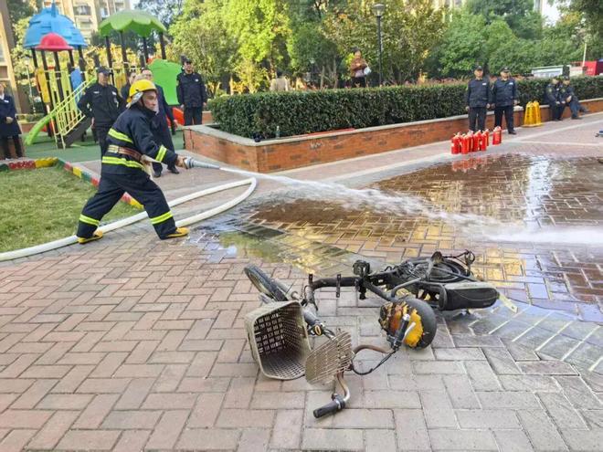 星空体育网站：消防安全进万家【04期】消防宣教落地生根安全意识深入人心(图6)