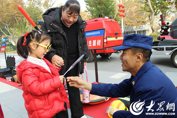 “119消防宣传月”丨招远市消防救援大队：多点发力筑牢安全防线(图1)