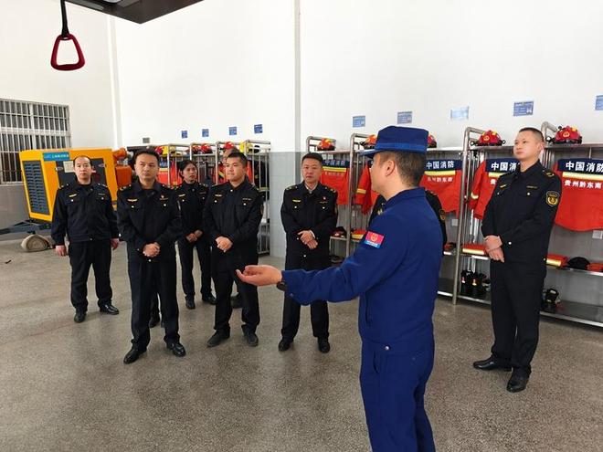 走进消防零距离筑牢安全防火墙(图1)