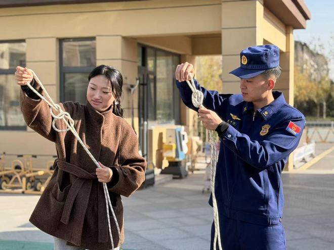 河口区消防救援大队：消防护航成长安全守护希望(图2)
