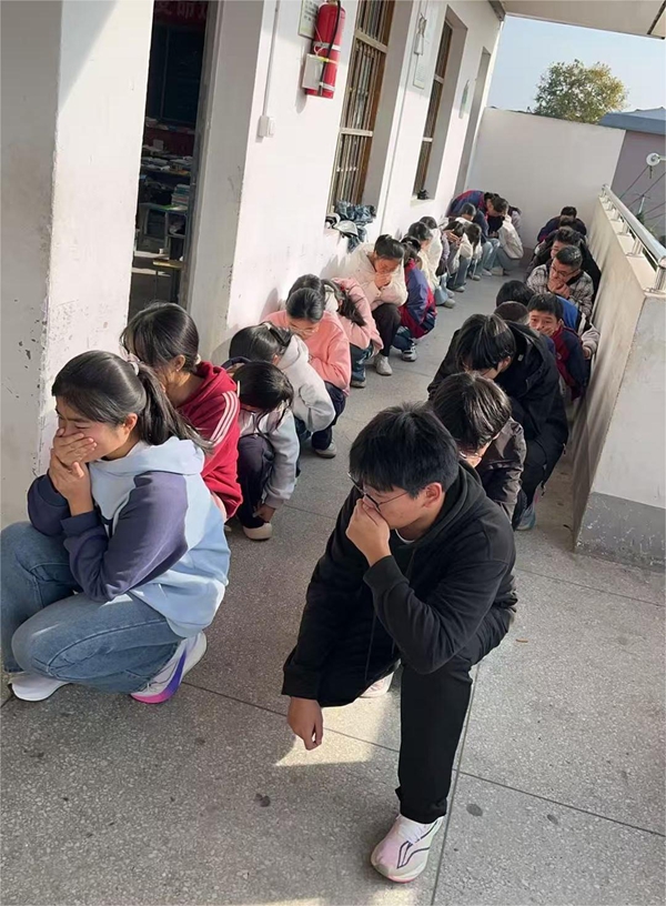 宿松县河塌初中开展消防安全教育系列活动(图1)