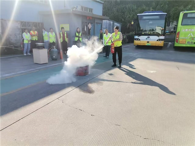 以演筑防以练备战汇源车队筑牢消防安全防线(图2)