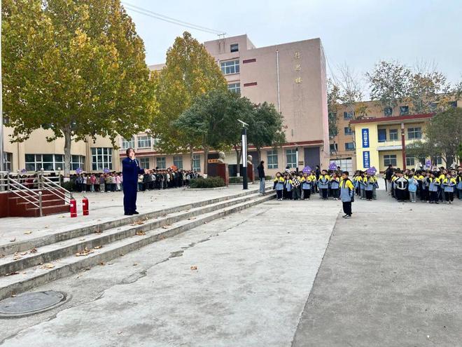 运城消防走进学校、幼儿园持续开展一系列特色科普培训演练活动(图4)