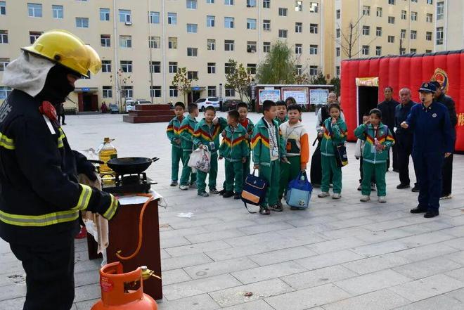 全国消防宣传月临汾消防科普进社区安全知识暖民心(图3)