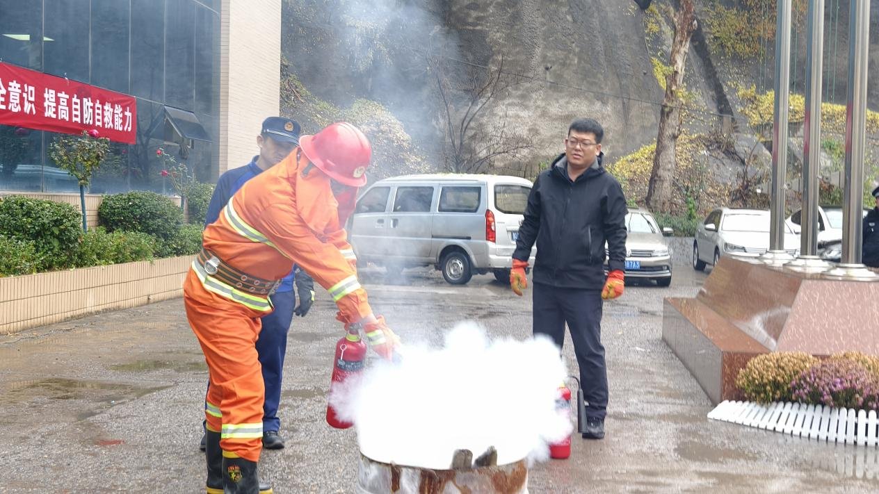 华阳集团太行公司启动“119”消防宣传月活动(图2)