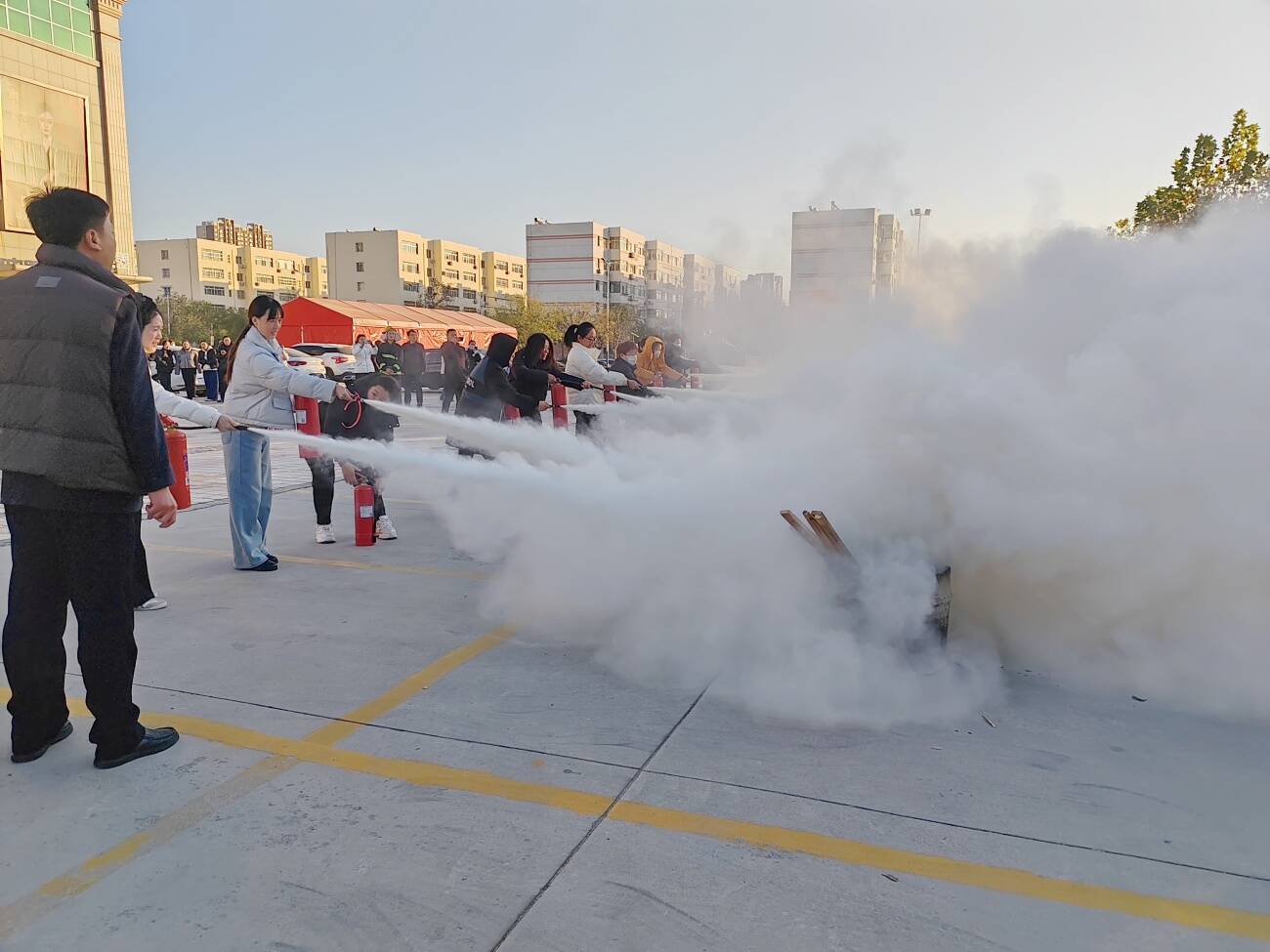 滨州：滨城区彭李街道开展人员密集场所消防应急演练活动(图2)