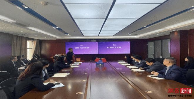 星空体育网站：新华保险驻马店中支开展消防培训和消防演练(图3)