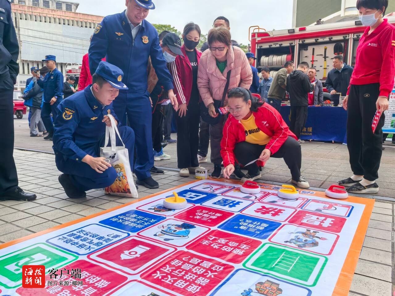 屯昌消防开展“蓝焰守护防火无忧”主题宣传基层行活动(图2)