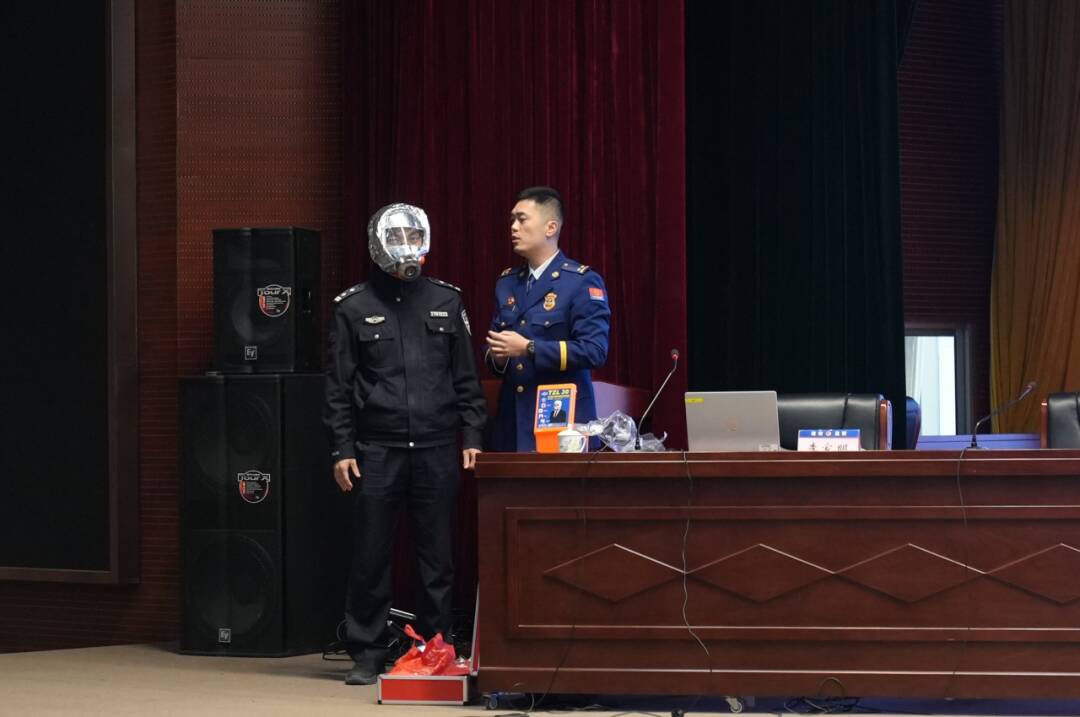 星空体育：消防宣传月｜精准入户、“安全”上门！潍坊消防公益讲师团持续开讲(图4)