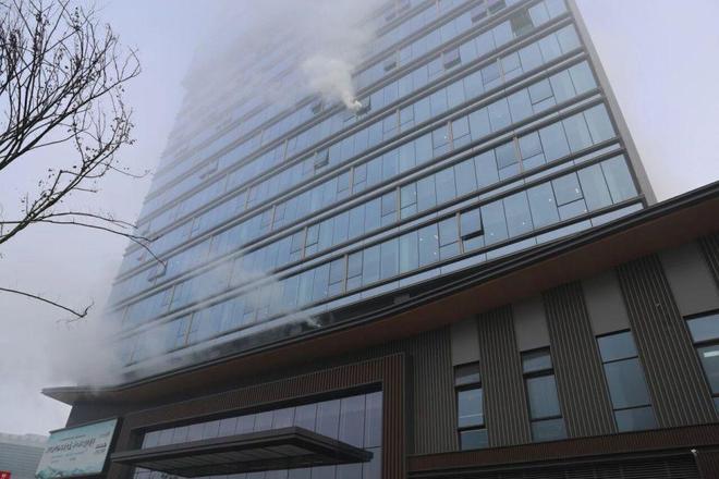 星空体育网站：为安全打call！新津高层建筑灭火救援实战演练举行(图1)