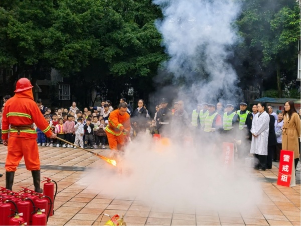 星空体育：筑牢全民“防火墙”(图1)