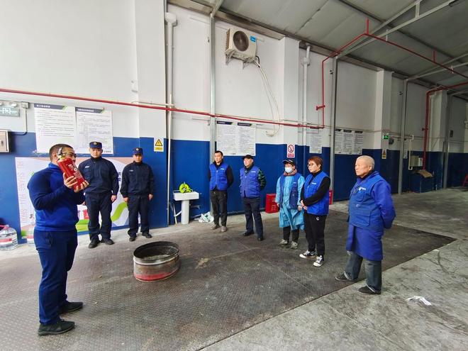 石门二路街道开展重点场所消防实训为安全生产护航(图1)