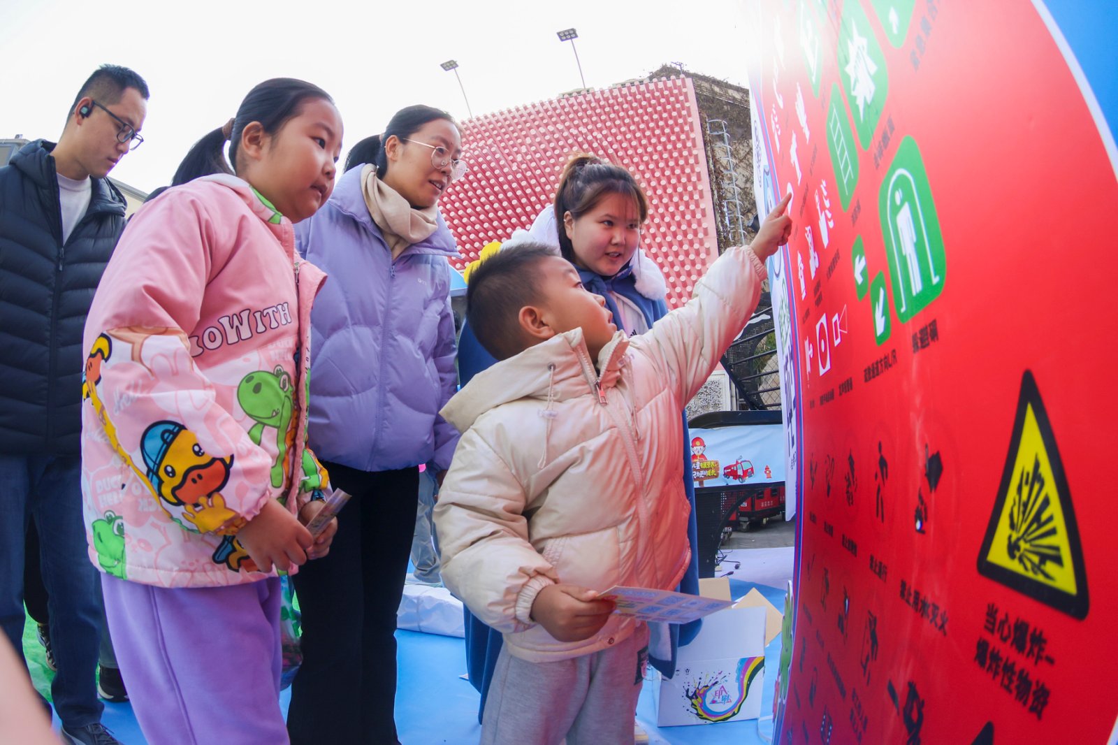 濟南消防：闖關集章“贏安全”趣味互動“漲知識”(图3)