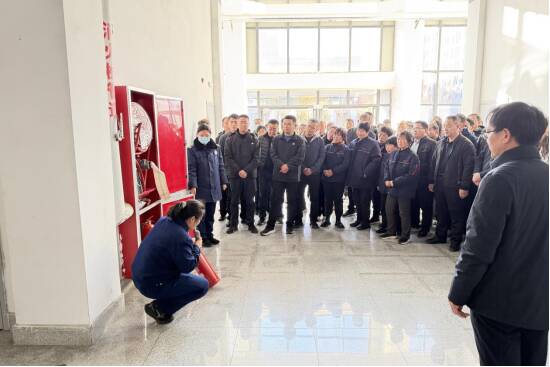 东营消防科普进高校筑牢校园“防火墙”(图1)