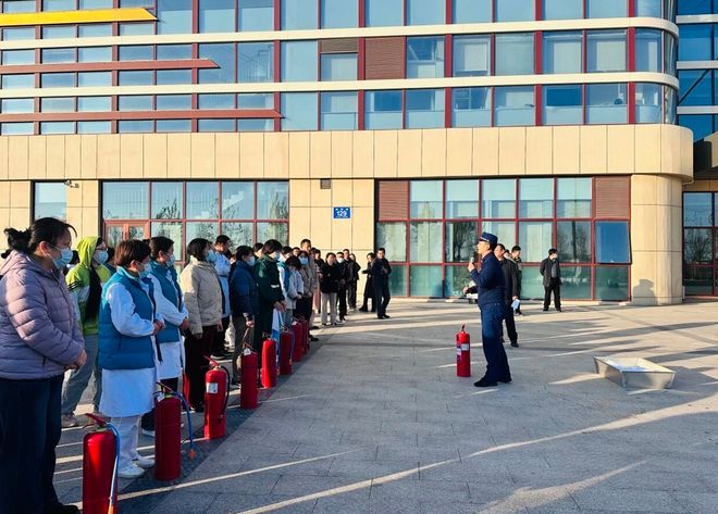 利津县消防救援大队：消防宣传进医院医护人员齐学防火“良方”(图1)