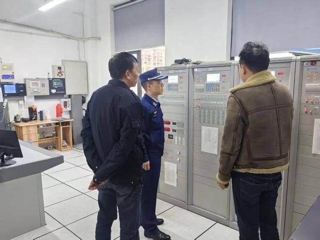 拧紧“安全阀”！高层建筑消防安全“把脉问诊”守护岁末年初平安(图2)