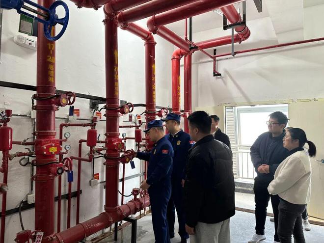 拧紧“安全阀”！高层建筑消防安全“把脉问诊”守护岁末年初平安(图3)