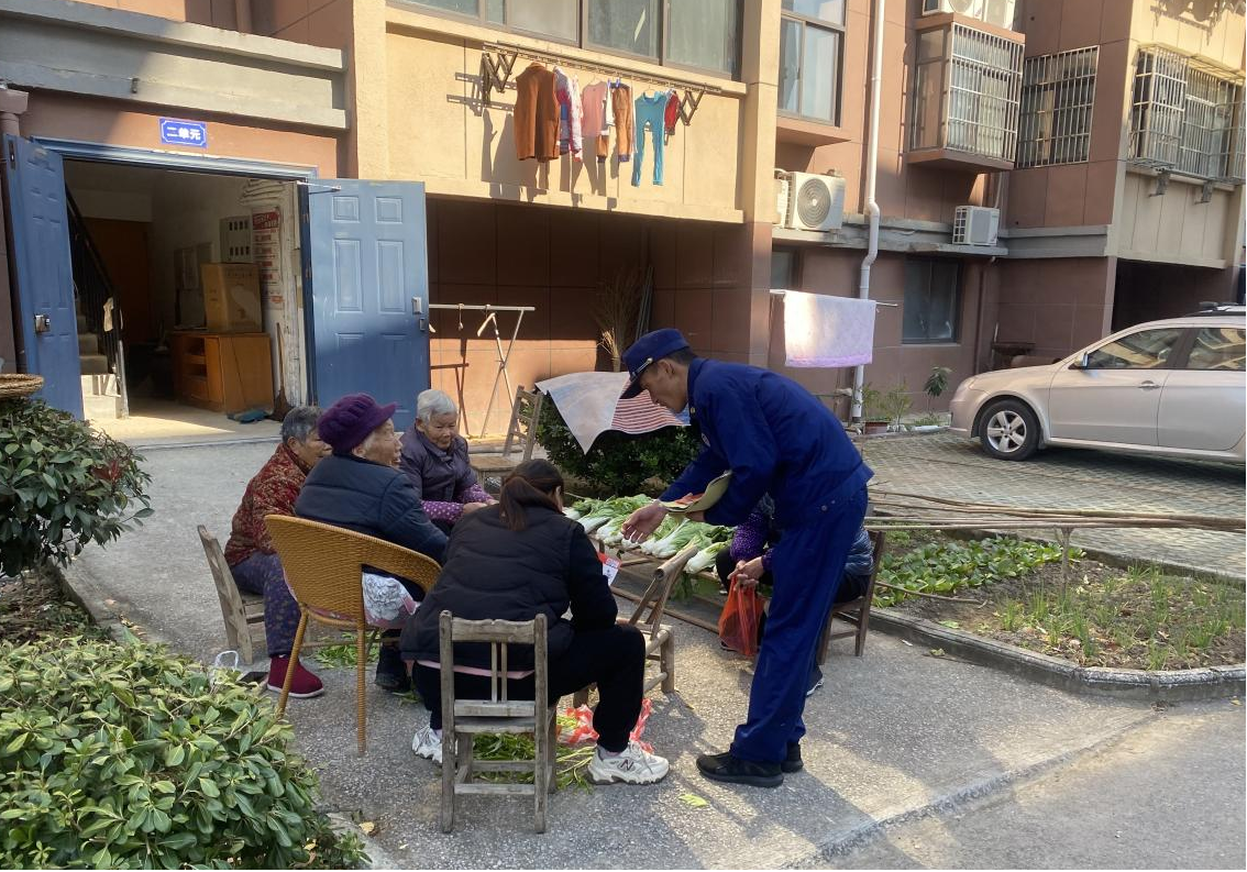 星空体育网站：冬季低温防火有妙招西城消防开展高层办公楼冬季消防安全专项宣传活动(图3)