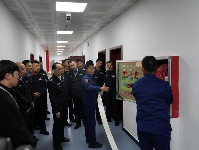 星空体育：贵阳云岩消防前往贵州省公安厅开展消防安全培训暨应急演练(图3)