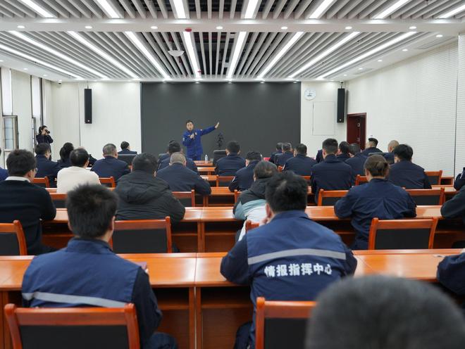 星空体育：贵阳云岩消防前往贵州省公安厅开展消防安全培训暨应急演练(图1)