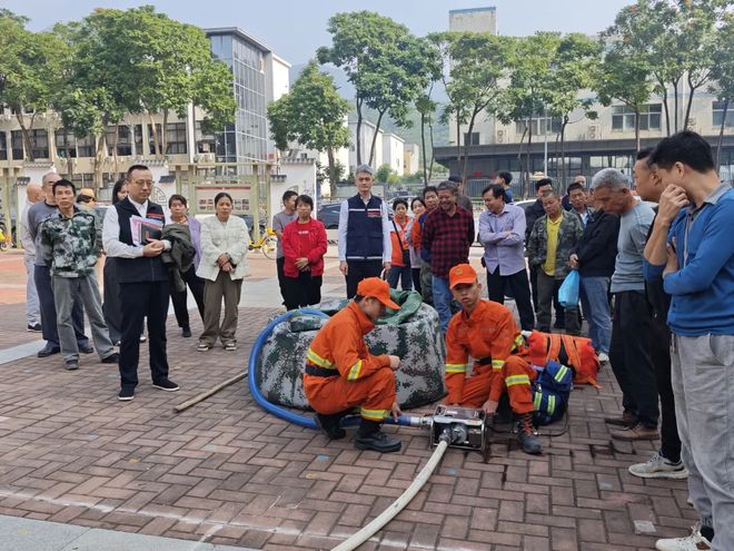 南山区应急管理局举办西丽林区经营主体防灭火警示与消防器材培训(图1)