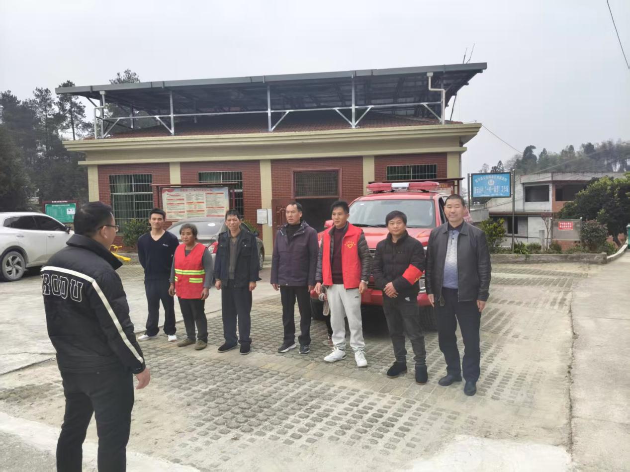 筑牢森林“防火墙”守护绿色家园——望云山村开展森林防火培训及消防演练(图2)