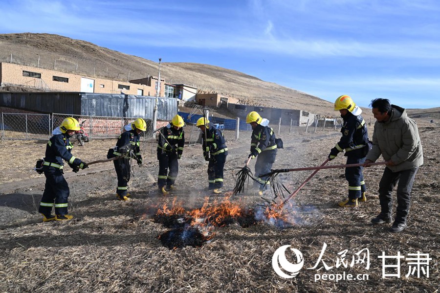 甘肃合作：“雪域蓝盾”高原护平安(图1)