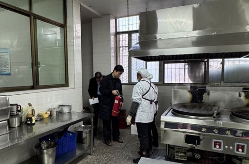 提升防火知识技能扣紧消防生命线——万二中开展系列消防活动(图3)