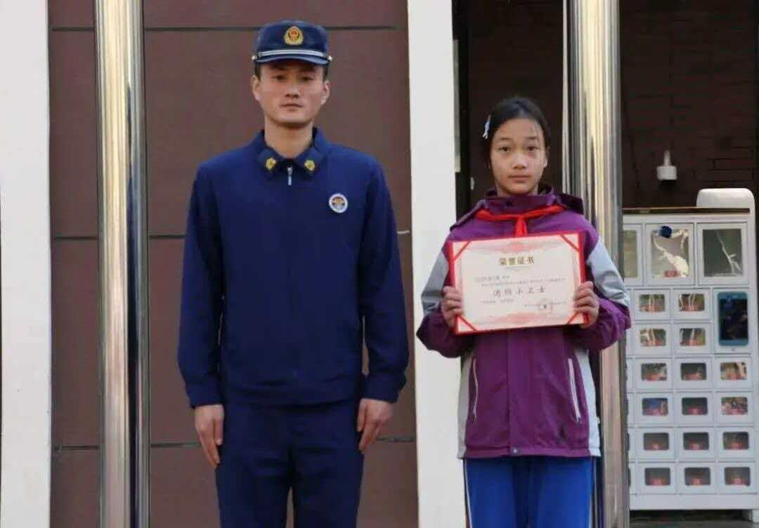 11岁的她救了一个村！村委会将感谢信送至她所在小学(图6)