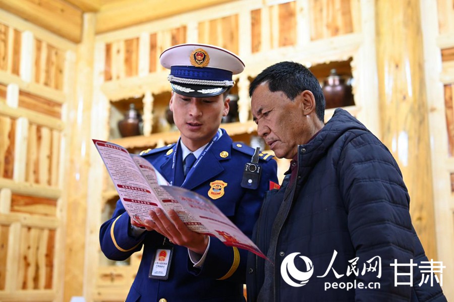 星空体育网站：甘肅合作：“雪域藍盾”高原護平安(图2)