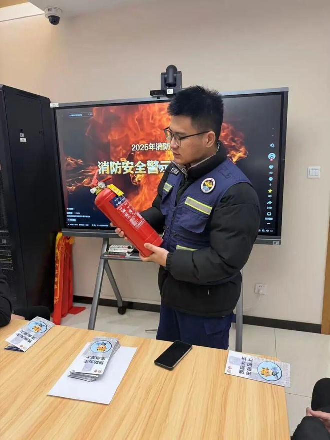 以“学”筑安以“规”束行——打浦桥街道开展社区矫正对象消防安全专题教育(图2)