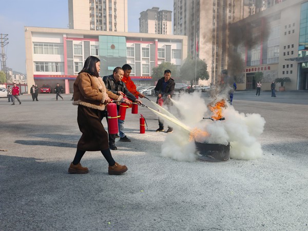 秀山县召开商务领域冬春安全生产与自然灾害防治暨事故预防培训工作会议(图1)