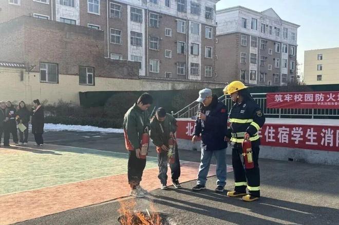 吕梁消防深入全市学校、幼儿园开展消防宣传“进校园”活动(图1)