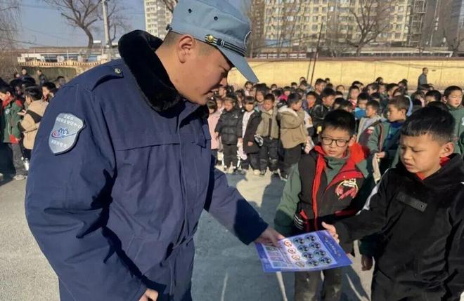 吕梁消防深入全市学校、幼儿园开展消防宣传“进校园”活动(图2)