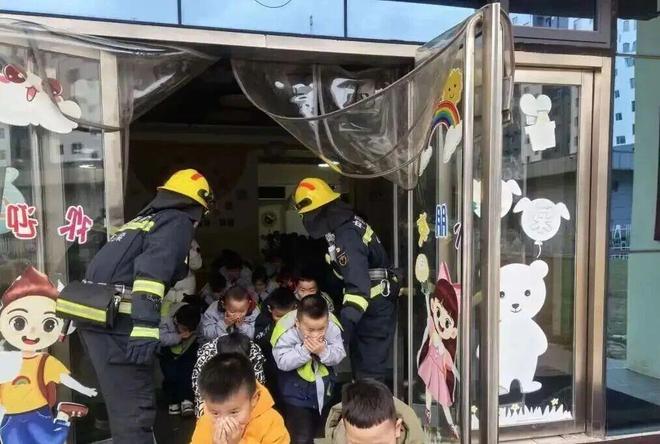 吕梁消防深入全市学校、幼儿园开展消防宣传“进校园”活动(图9)