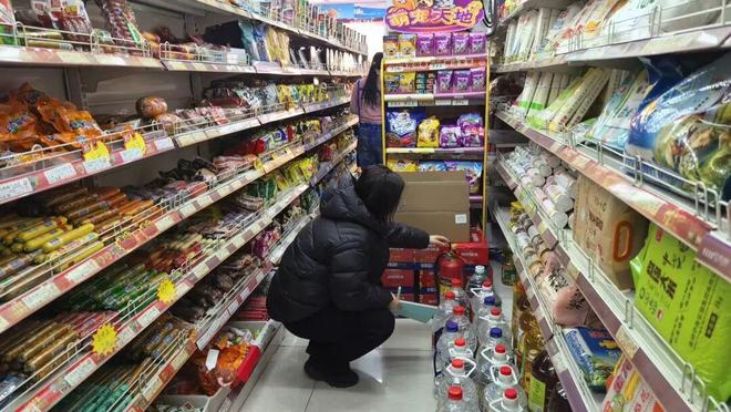 星空体育：文明实践助力居民平安过节(图2)