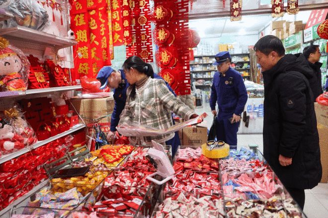星空体育网站：荆门掇刀消防开展节前“把脉问诊”全力护航元旦消防安全(图2)